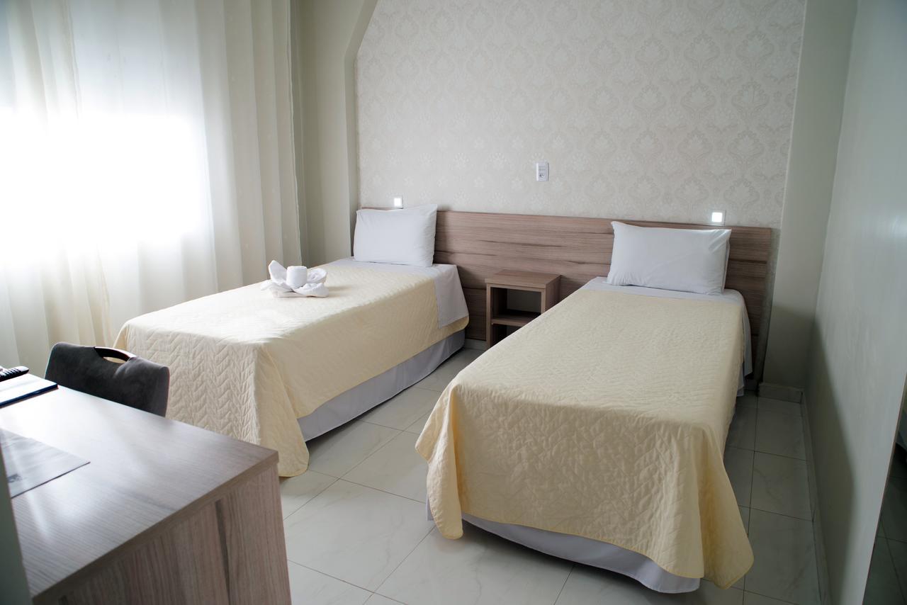 Aj Hotel Chapeco - Facil Acesso Patio Shopping E Rotula Da Bandeira Eksteriør bilde
